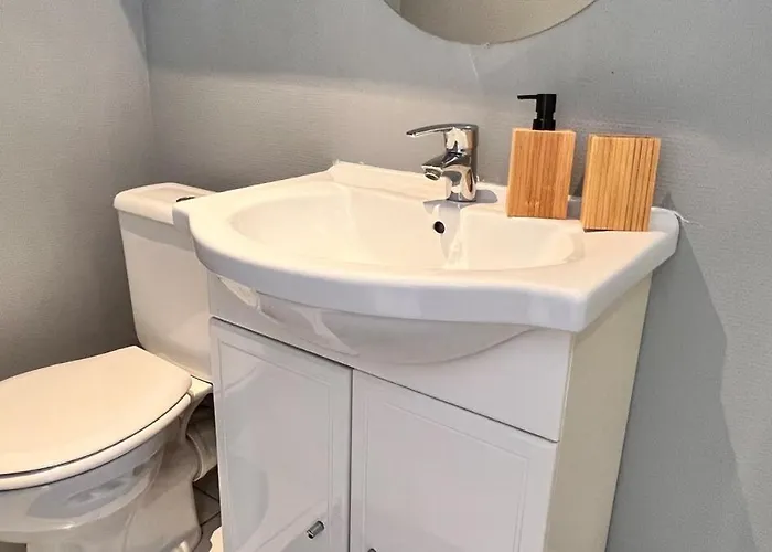 T2 Moderne Et Tranquille Proche De *