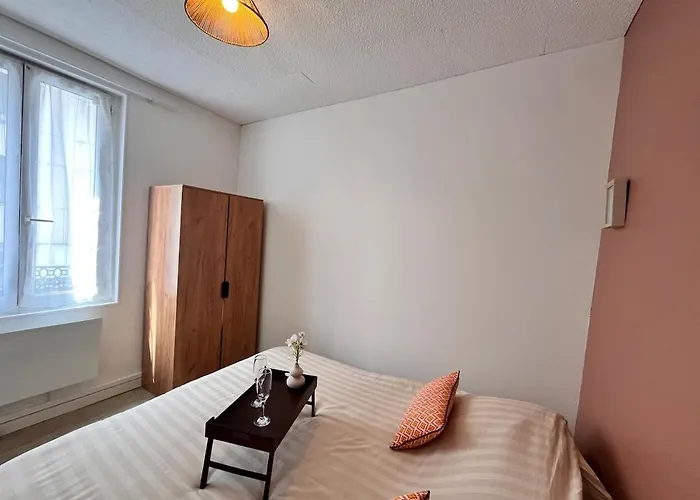 T2 Moderne Et Tranquille Proche De *